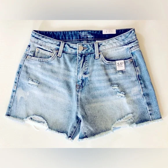 100% cotton Distressed, vintage, blue denim 5 Pocket Shorts size 6 Natural waist - Picture 1 of 11
